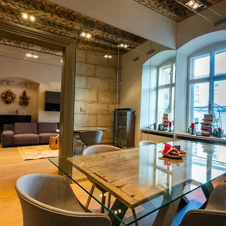 Mostecka Apartment