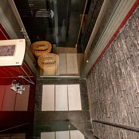 Mostecka Apartment *
