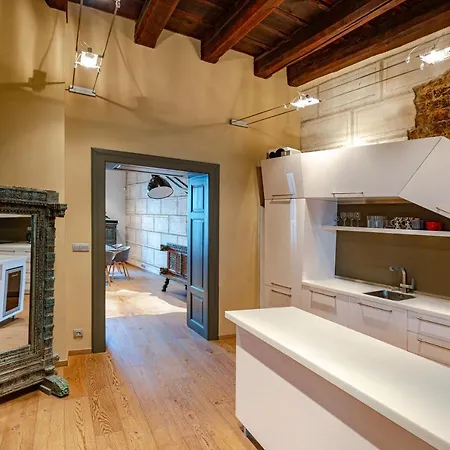 Appartement Mostecka *